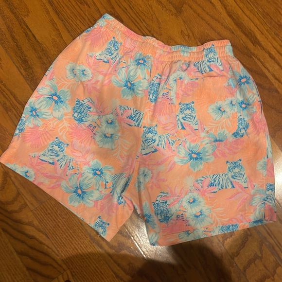 Chubbies Tiger Print Swim Trunks 5.5”inch - Picture 2 of 4